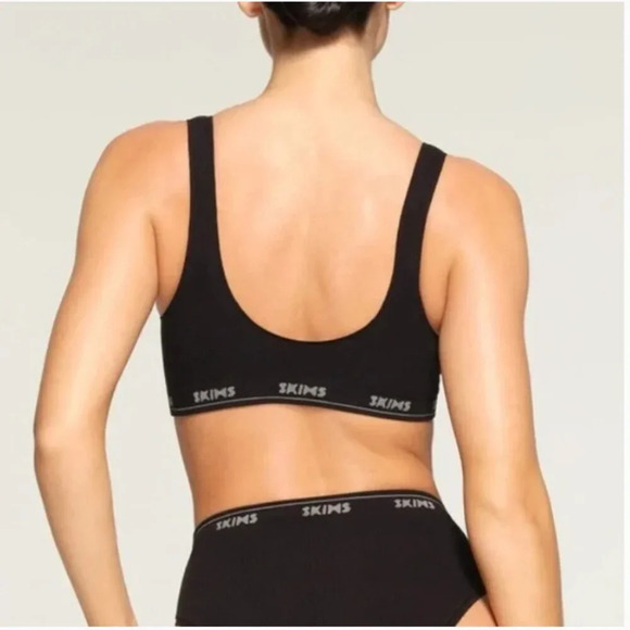SKIMS SEAMLESS RIB Intimates PLUNGE BRALETTE - NWT ONYX size XXS - Picture 3 of 7